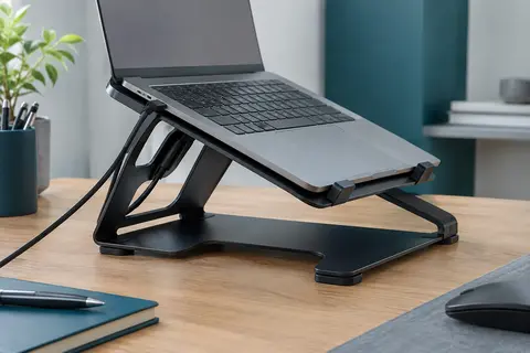Support Bontec en métal noir avec ordinateur portable incliné et espace de rangement sous la plateforme